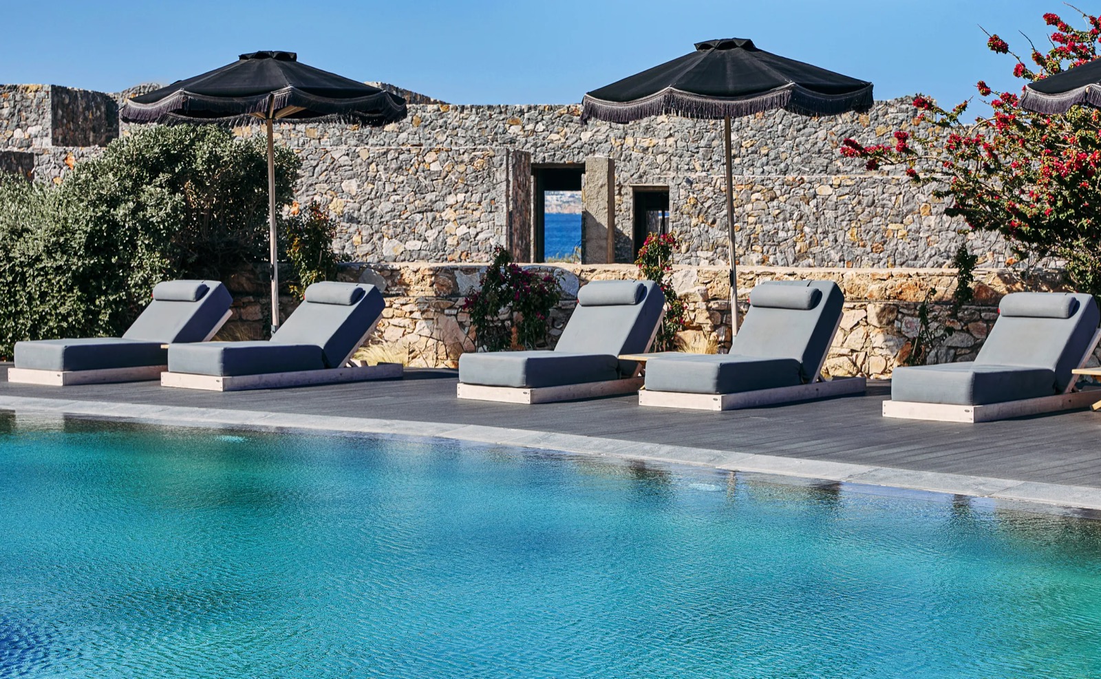 The pool and sun terrace